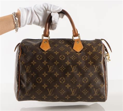 costo bauletto louis vuitton con iniziali|Borsa bauletto Speedy 30 Louis Vuitton: Prezzi e nuove versioni.